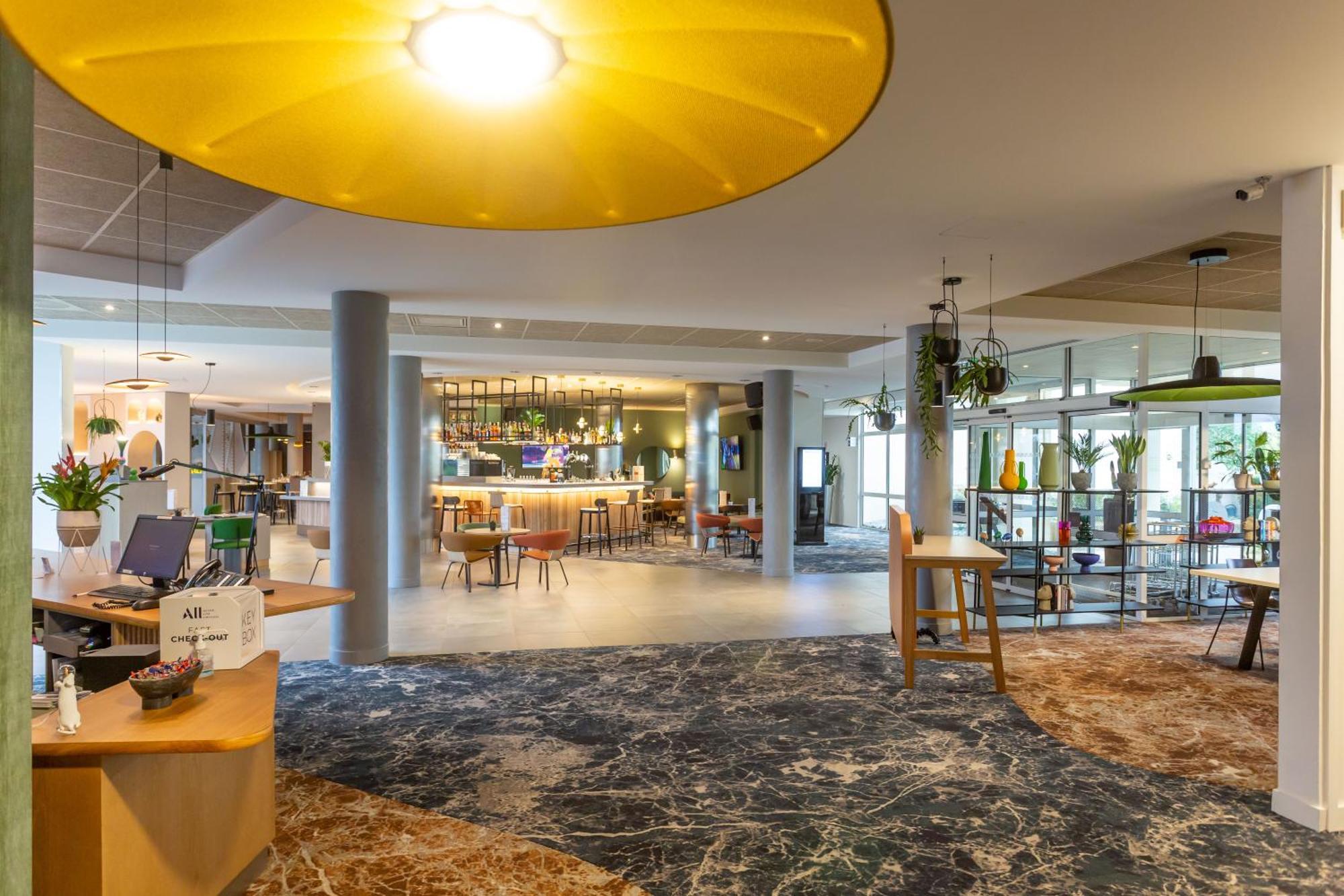 Novotel Bourges Eksteriør bilde